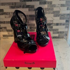 Betsyville Black high heels Size 7.5